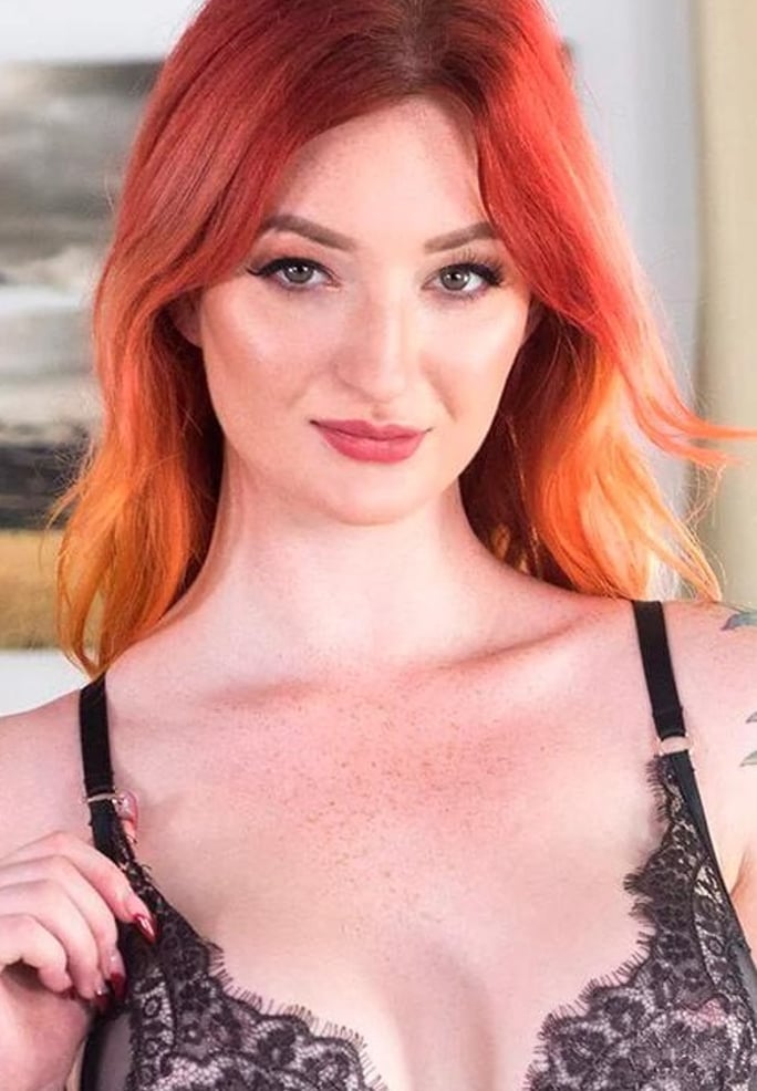 Zara DuRose VR