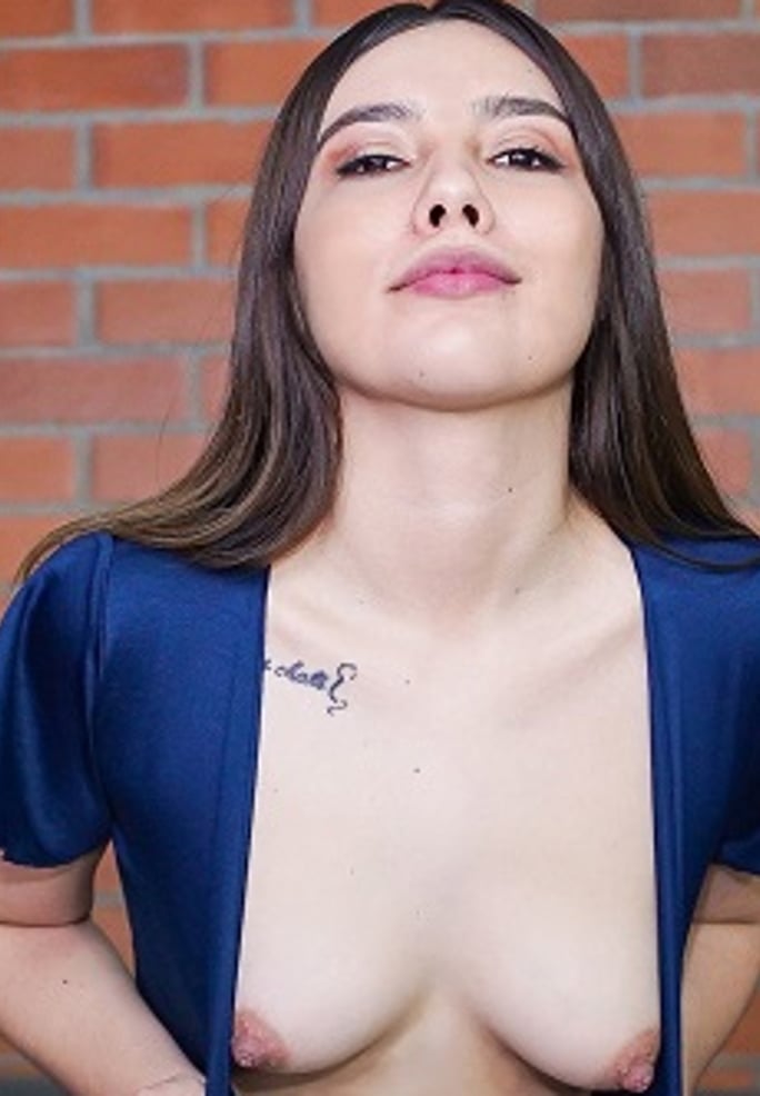Nicole Flores VR