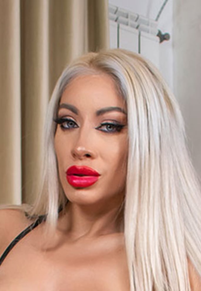 Mistress Saida VR