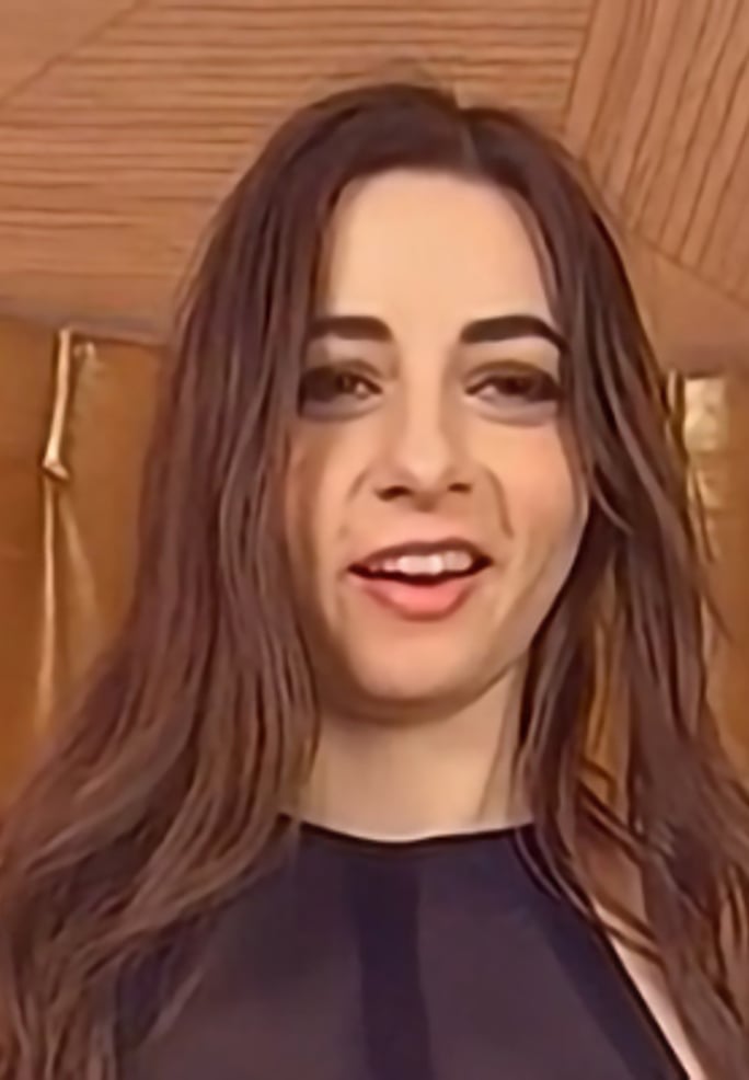 Elle Mira VR