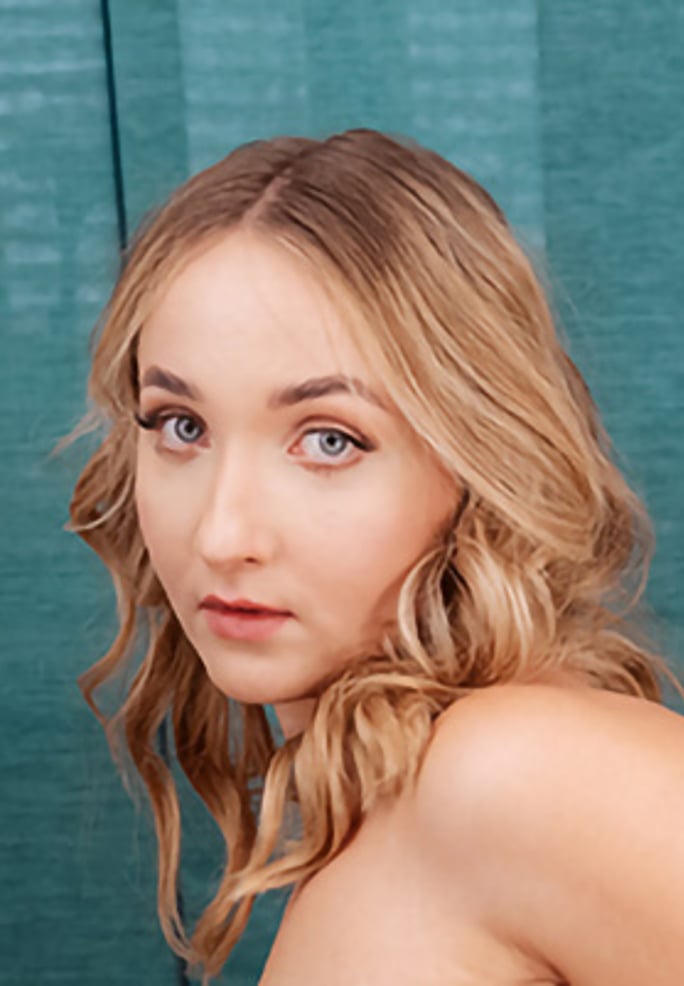 Chloe Chevalier VR