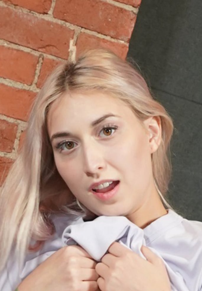 Iris Kiss Kiss VR