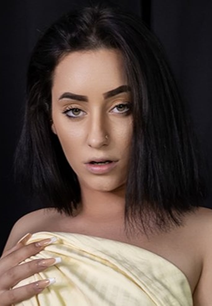 Olivia Hart VR