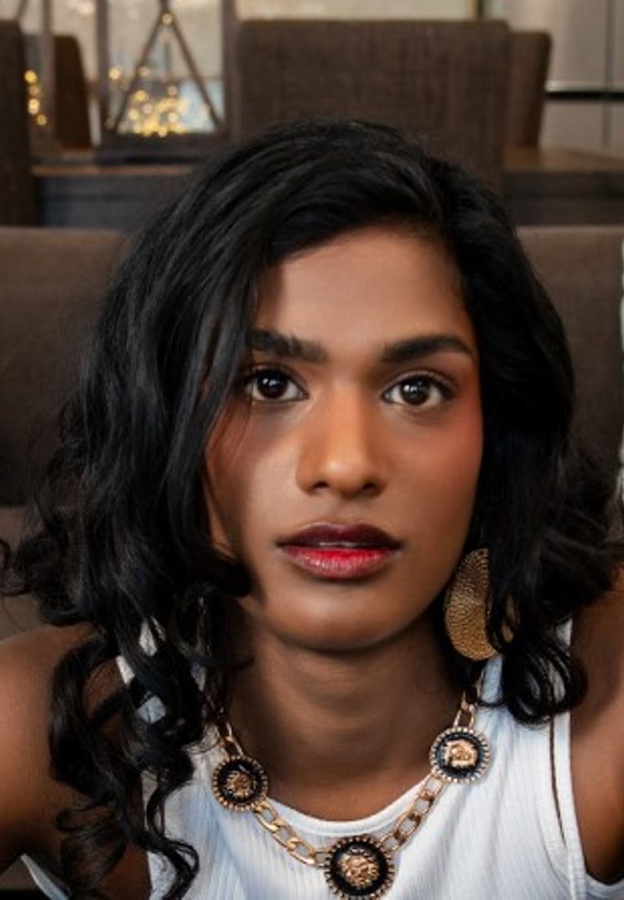 Suraya Nidia VR