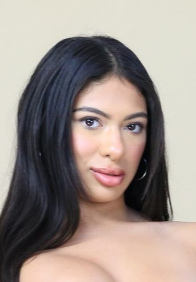 Reyna Bella VR
