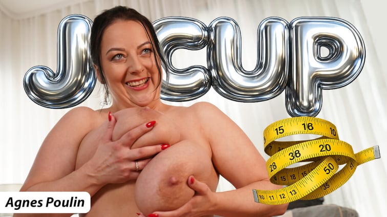 Perfect Curves Agnes Poulin WeAreCrazy vr porn video