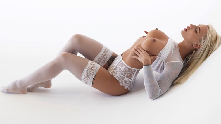 Hot & Heavy AbbyQ StasyQVR vr porn video