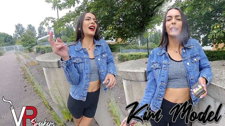 Kim Model - Interview Kim Model VR Smokers vr porn video