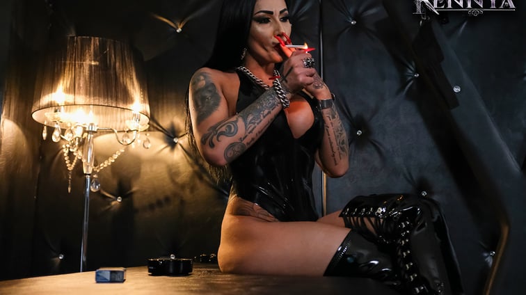 Mistress Kennya - Up close and personal session Mistress Kennya HouseOfLust vr porn video