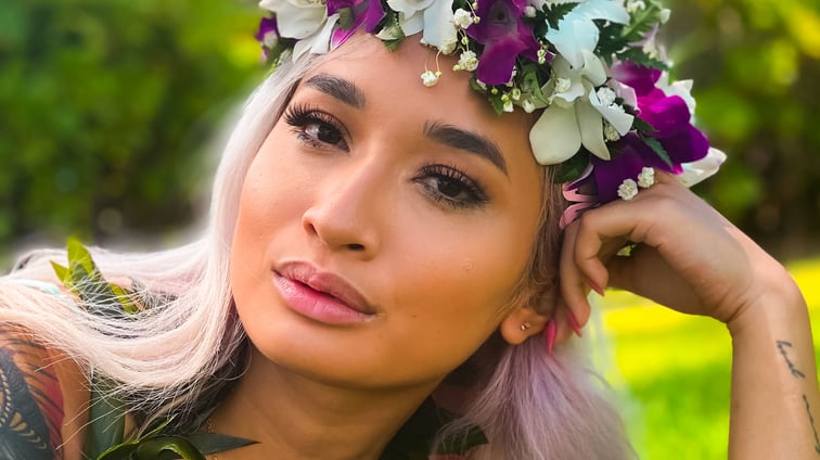 Avery Black Hawaii Avery Black VR Fan Service vr porn video