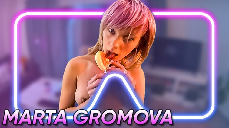 Playful Blonde: Unveiling the Mystery Marta Gromova Dreamcam vr porn video