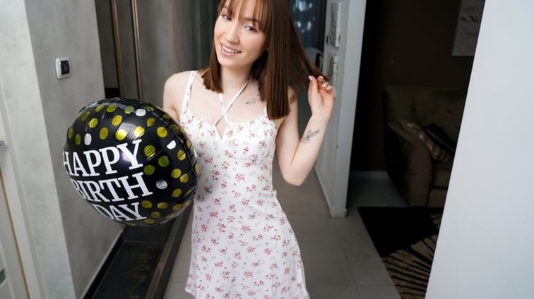 Happy Birth Day Kate Quinn SexBabesVR vr porn video