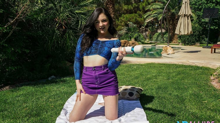 Come Join Me Outside! Petra Blair VRAllure vr porn video