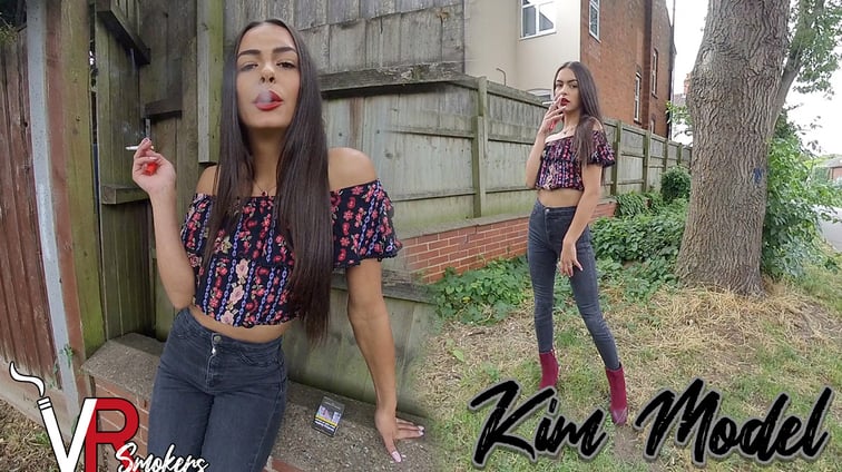Kim Model Dark Jeans Kim Model VR Smokers vr porn video