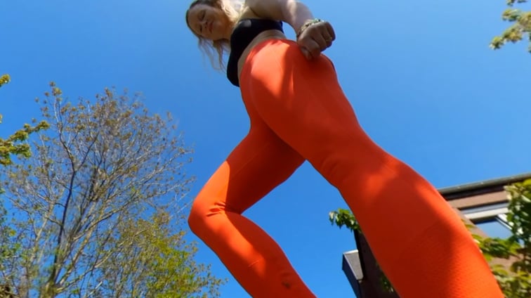 Giantess Maria zertritt ein ganzes Dorf Giantess Maria BlondeHexe vr porn video