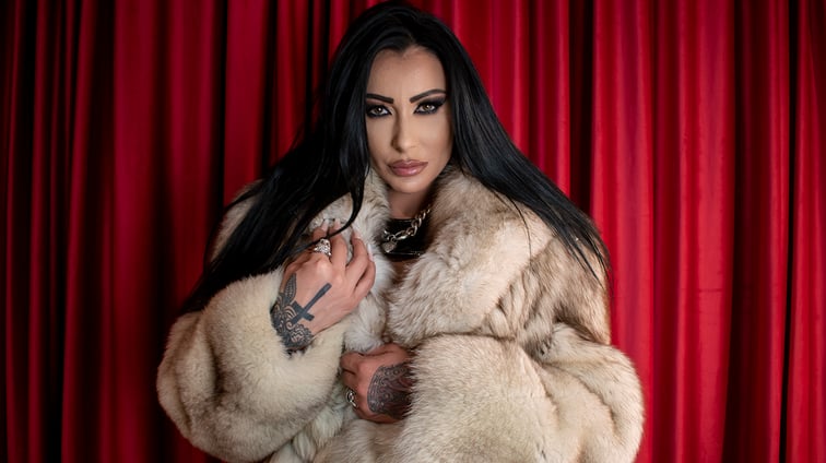 Mistress Kennya - Caught in the Act Wanker's Punishment Mistress Kennya HouseOfLust vr porn video