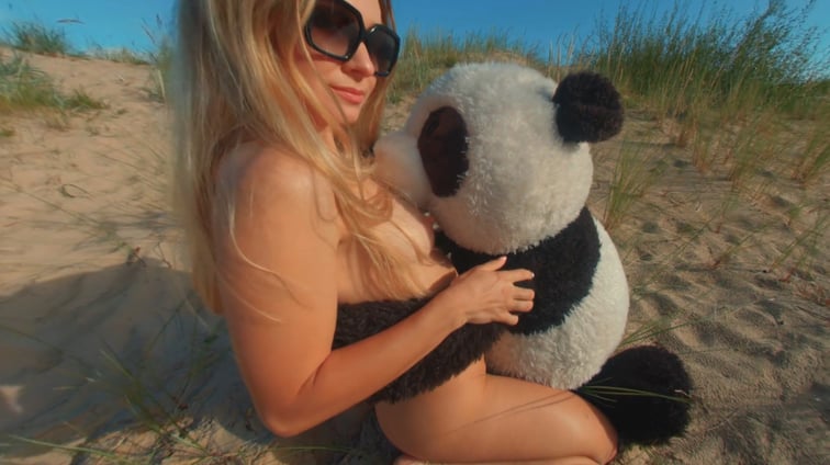 Stefani Kaleesy Beach Day in Poland Stefani Kaleesy Plushies TV vr porn video