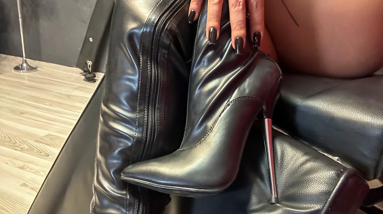 Mistress Kennya - Booted Dominance Display with Stiletto Heels Mistress Kennya HouseOfLust vr porn video