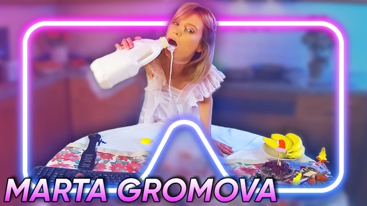 Delicious Temptations: Blonde's Steamy Kitchen Experience Marta Gromova Dreamcam vr porn video