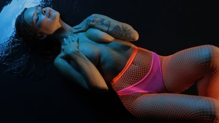 Erotic in Neon Irina Wind StasyQVR vr porn video