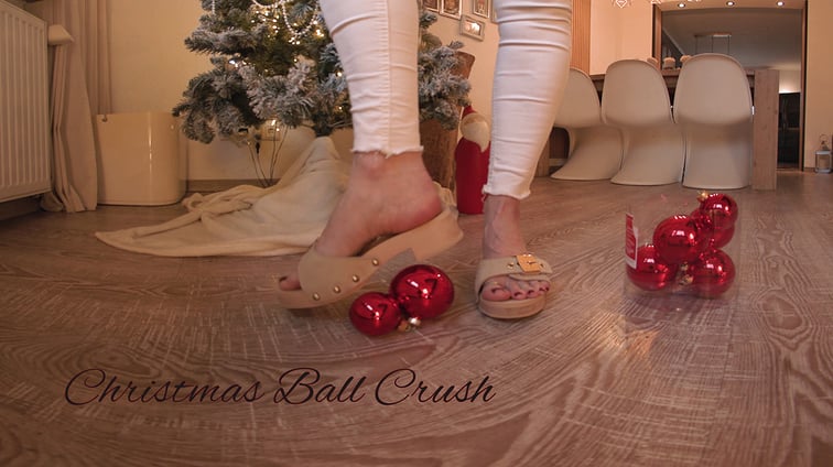 Christmas Ball Crush Sabdeluxe Sabdeluxe VR vr porn video